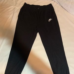 Womens Nike Jogger Color Black, Size Small